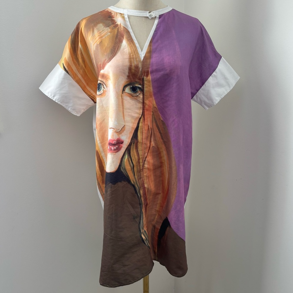 Zara ‘Painted’ Face White and Purple Cutout V-Neck T-Shirt Mini Dress